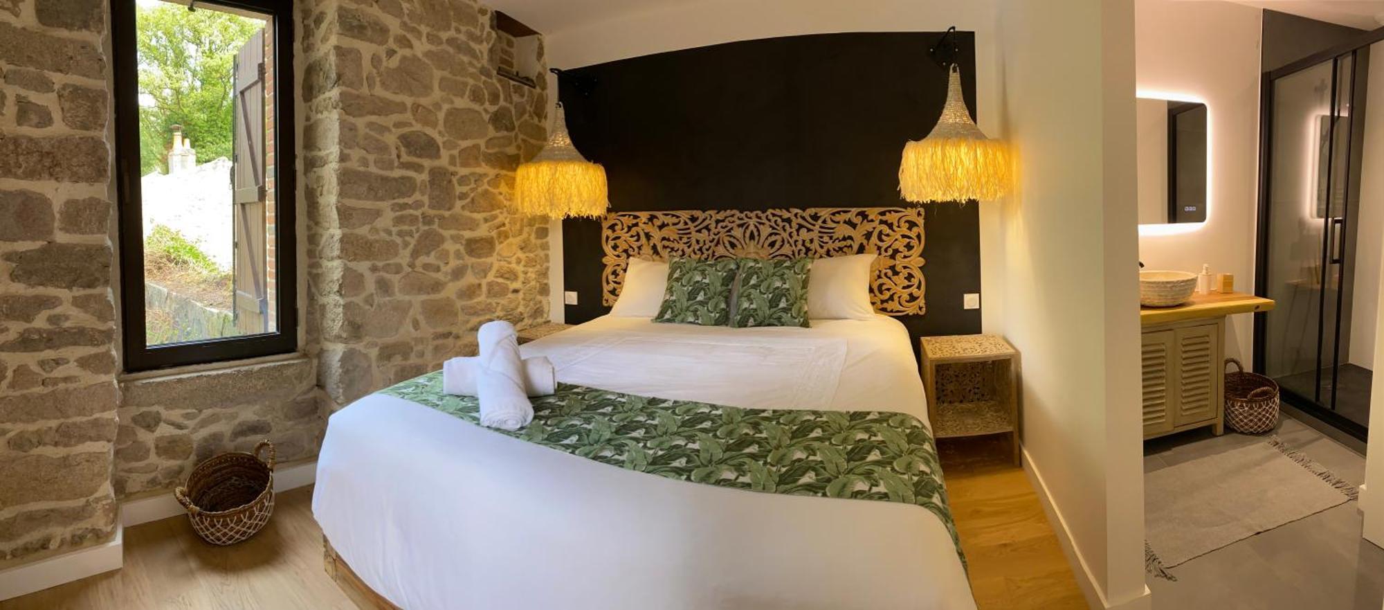Le Moulin Du Guy, Proche Du Puy Dufou Panzió Chanverrie Kültér fotó