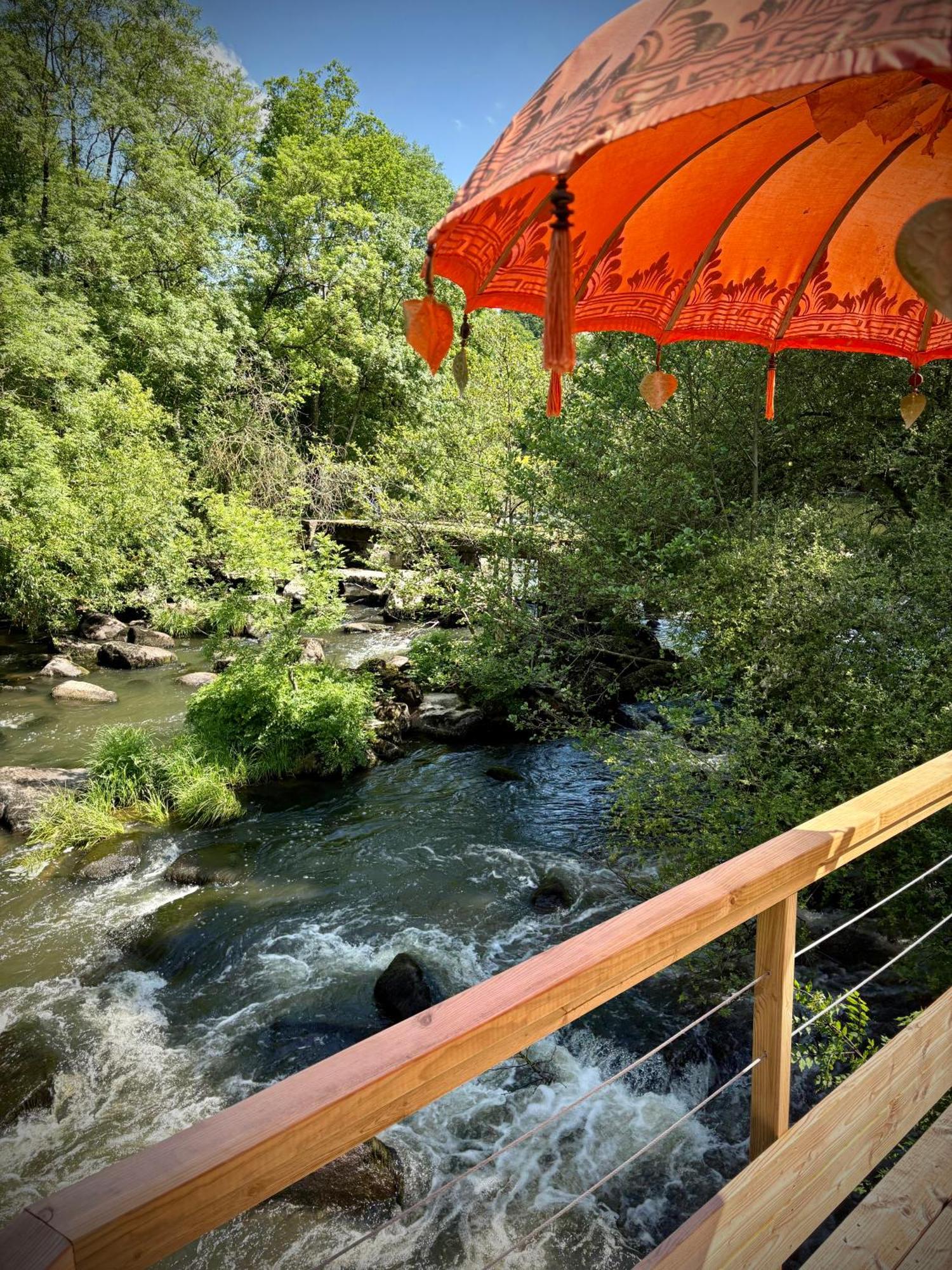 Le Moulin Du Guy, Proche Du Puy Dufou Panzió Chanverrie Kültér fotó